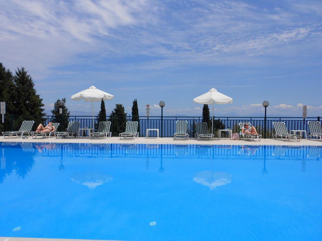 Rising Sun Apartments & Studios Беницес Екстериор снимка