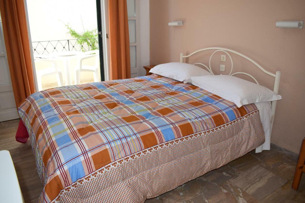 Rising Sun Apartments & Studios Беницес Екстериор снимка