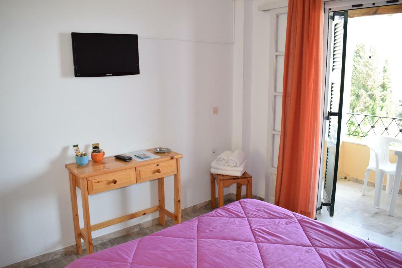Rising Sun Apartments & Studios Беницес Екстериор снимка