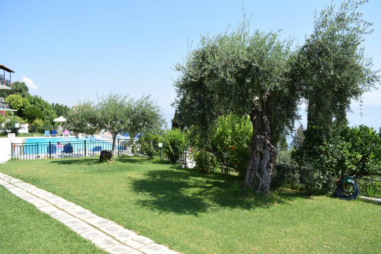 Rising Sun Apartments & Studios Беницес Екстериор снимка