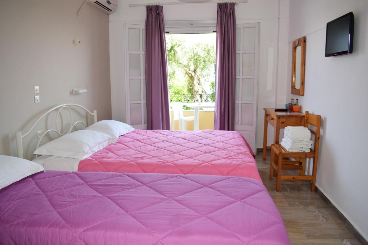 Rising Sun Apartments & Studios Беницес Екстериор снимка